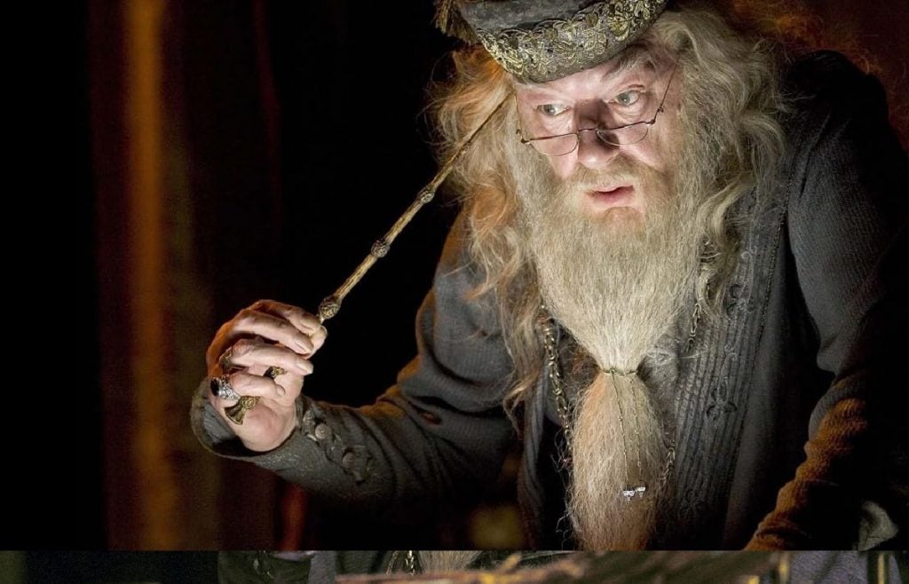 Michael Gambon viveu Dumbledore a partir do terceiro filme da série Harry Potter (Foto: Reprodução)