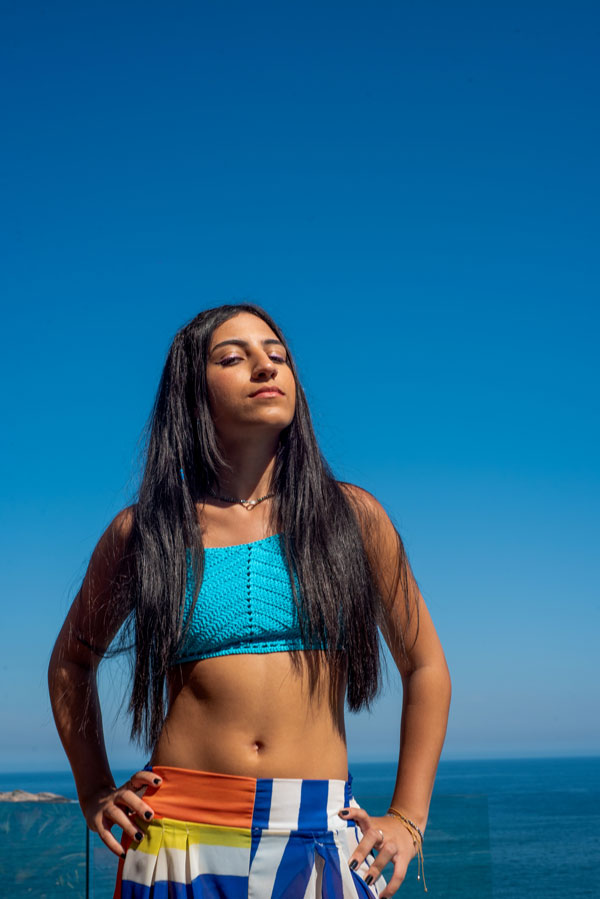 Aos 16 anos, Gioli lança seu quarto single, "Prioridade"