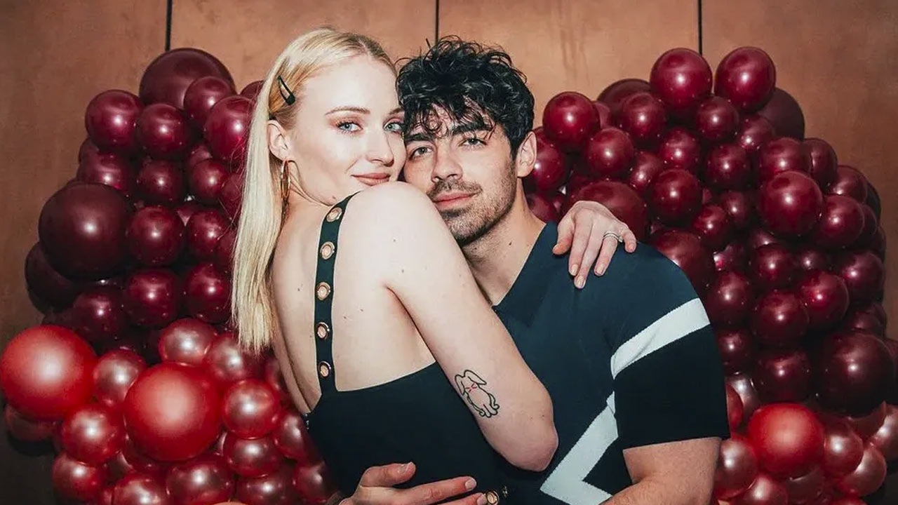 Joe Jonas e Sophie Turner se separam e discutem acordo pré-nupcial