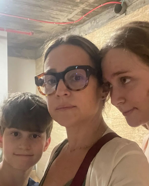Gabriela Duarte estava em Israel com os filhos e se protegeu em bunker