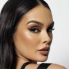 Larissa Santos eleva o clima nas redes dançando de roupão em vídeo
