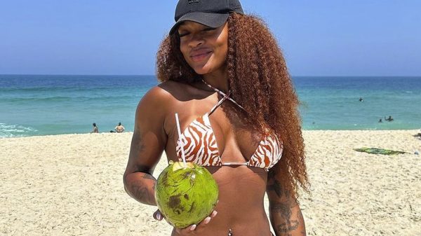 Patrícia Ramos deixa seguidores boquiabertos com sua beleza na praia