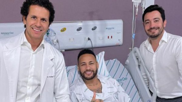 Al Hilal segue acompanhando a situação de Neymar