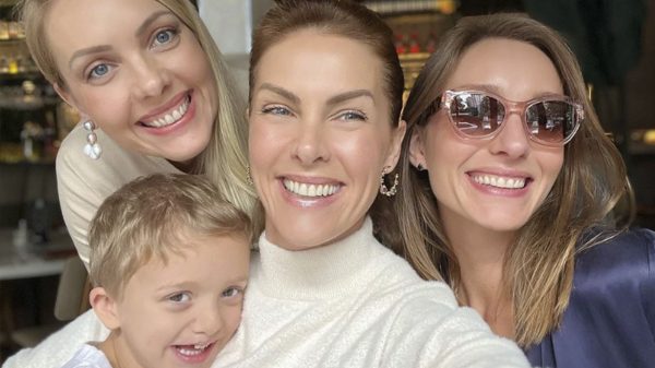 Ana Hickmann com as irmãs Fernanda, Isabela e o sobrinho Francisco