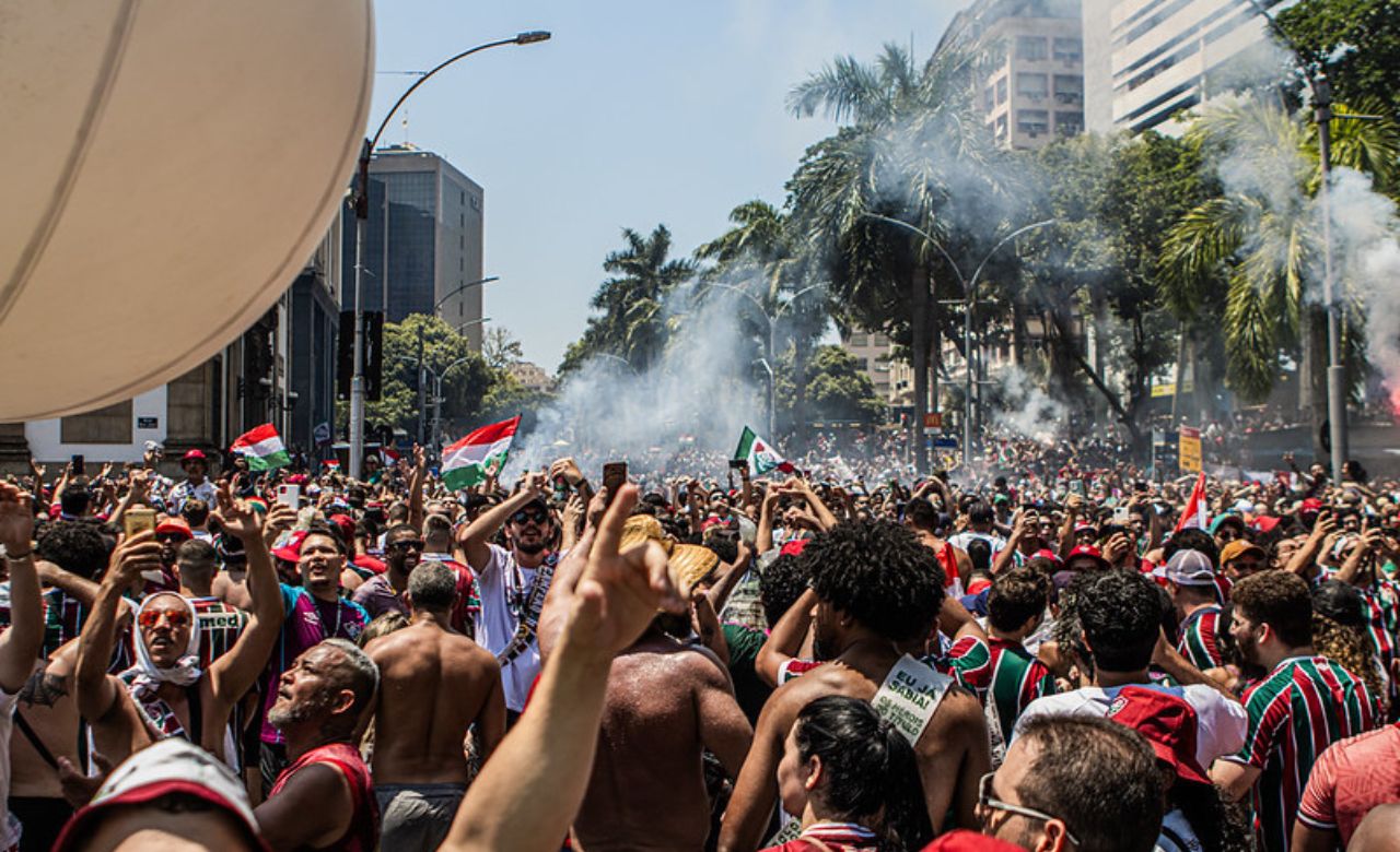 Fluminense levou multidão às ruas do RJ