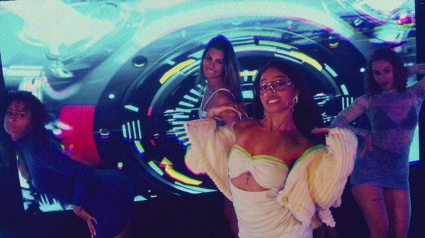 Lily Nobre lança seu novo single, "Hot wheels", parceria com Caverinha