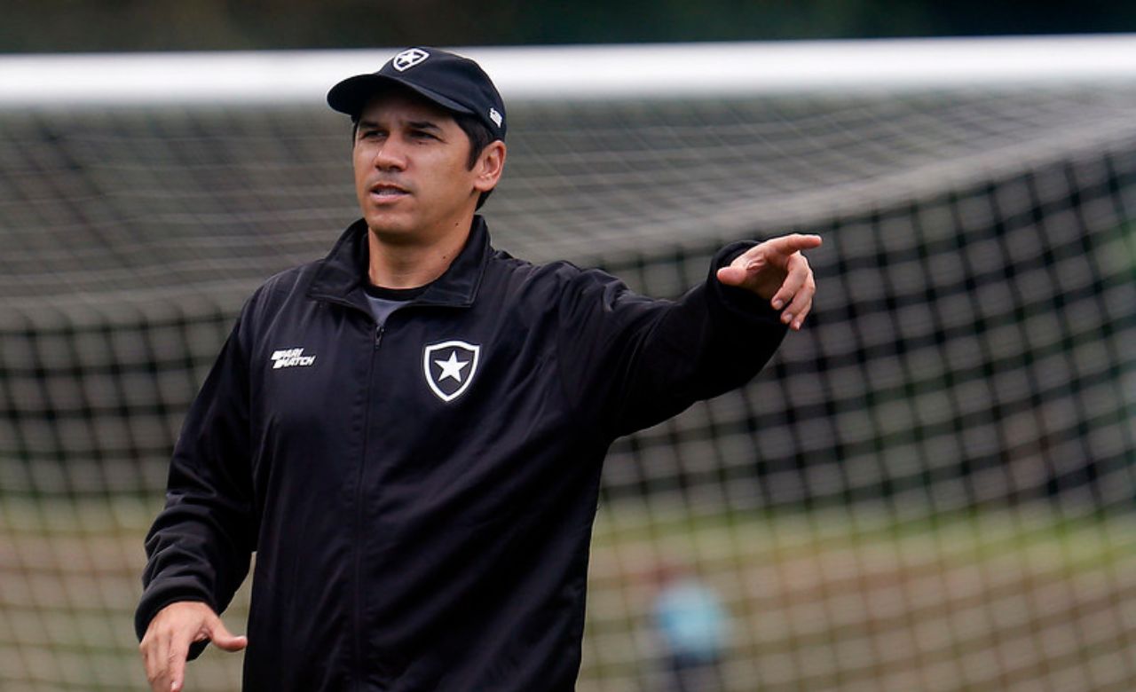 Lúcio Flávio não é mais o técnico do Botafogo