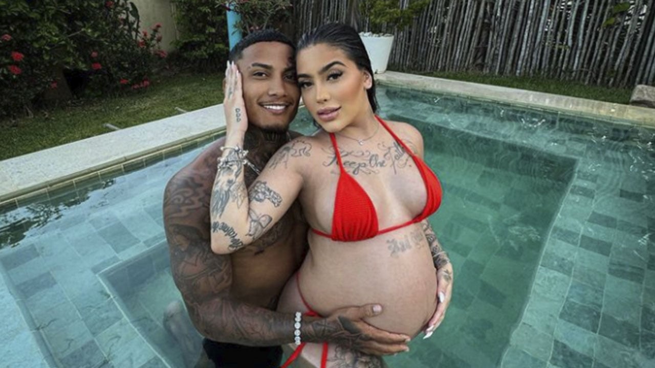 Mirella posa com Dynho Alves. A funkeira está grávida de oito meses