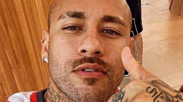 Neymar apareceu careca nas redes sociais