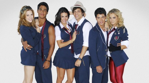 Rebeldes versão Brasil: Sophia Abrahão, Micael Borges, Mel Fronckowiack, Chay Suede, Arthur Aguiar e Lua Blanco