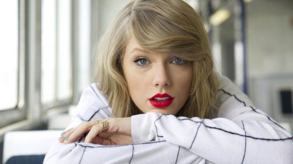 Taylor Swift promete apresentar seus maiores sucessos em shows no Brasil