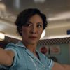 Michelle Yeoh quebra tudo em "Irmãos Sun", nova série da Netflix