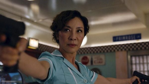 Michelle Yeoh quebra tudo em "Irmãos Sun", nova série da Netflix