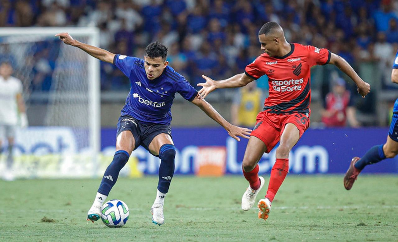 Cruzeiro ficou mais perto de fugir do rebaixamento
