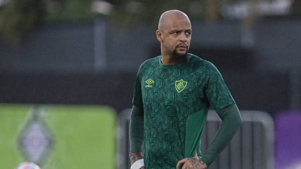 Felipe Melo respondeu o jornal inglês