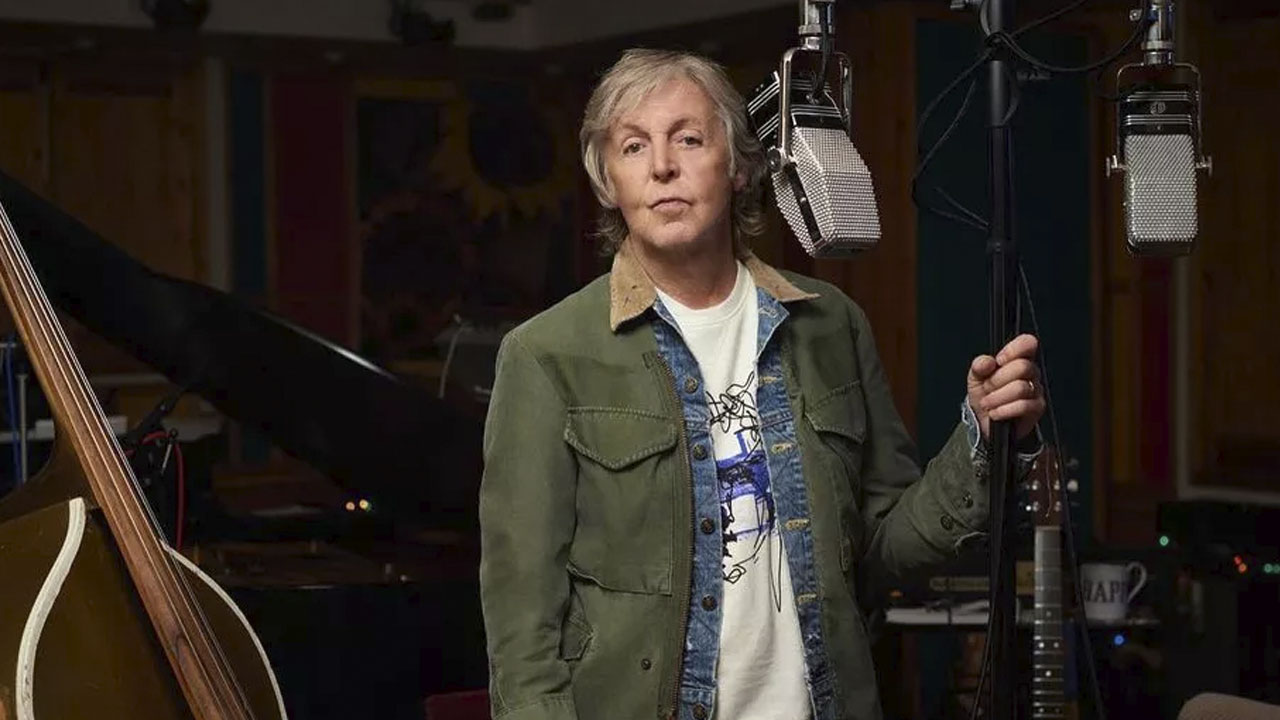 Paul McCartney, que está no Brasil fazendo shows, soube da morte do ex parceiro da banda Wings
