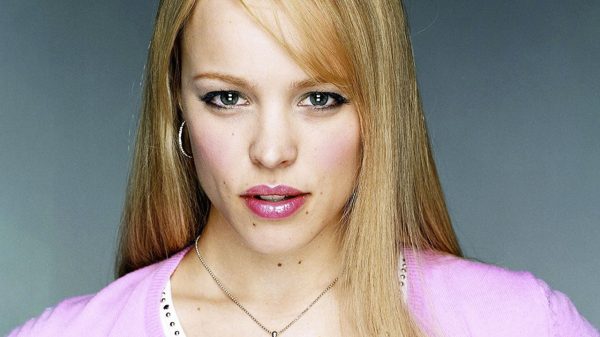 Os fãs sentiram falta de Rachel McAdams em comercial de Meninas Malvadas e a atriz se pronunciou