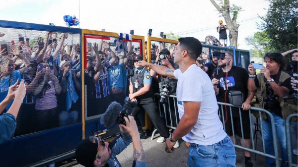 Renato Gaúcho contou bastidores de Suárez