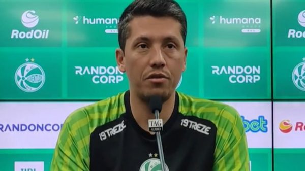 Santos quer contratar Thiago Carpini