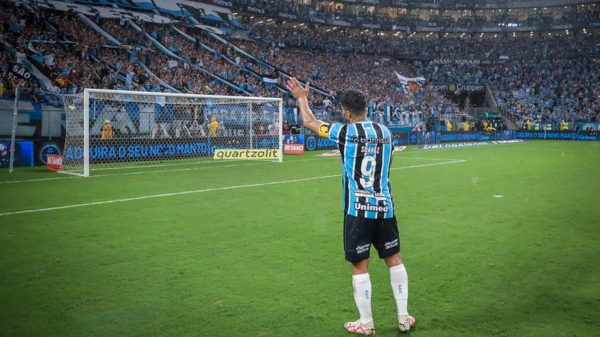 Suárez se despediu do Grêmio com gol marcado