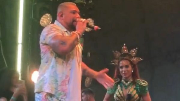 Anitta defendeu Naldo das vaias