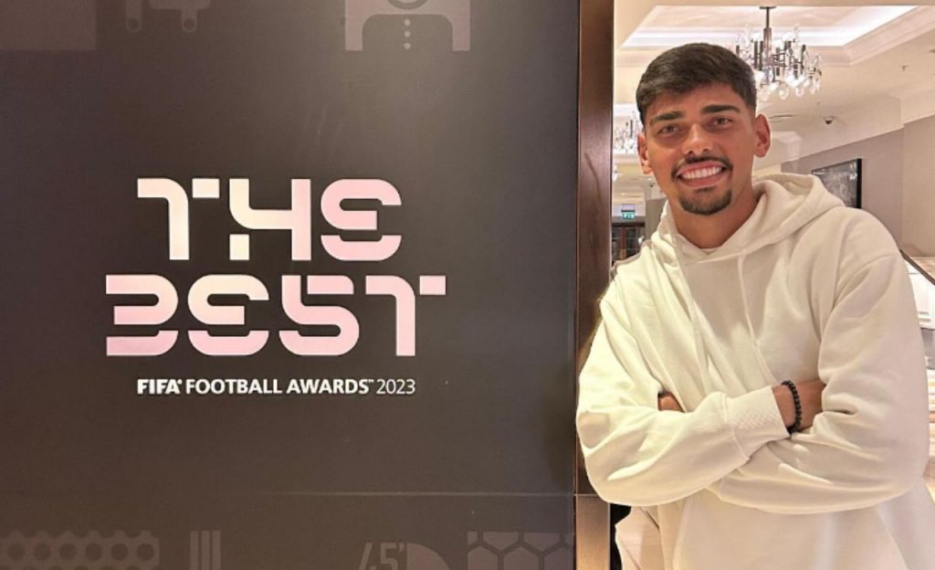 Guilherme Madruga faz história e vence o Prêmio Puskás