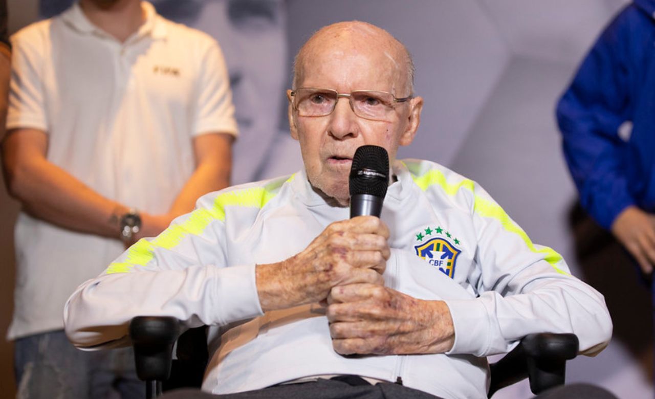 Zagallo: clubs and players pay tribute to the Old Wolf Zagallo: clubs and players pay tribute to the Old Wolf