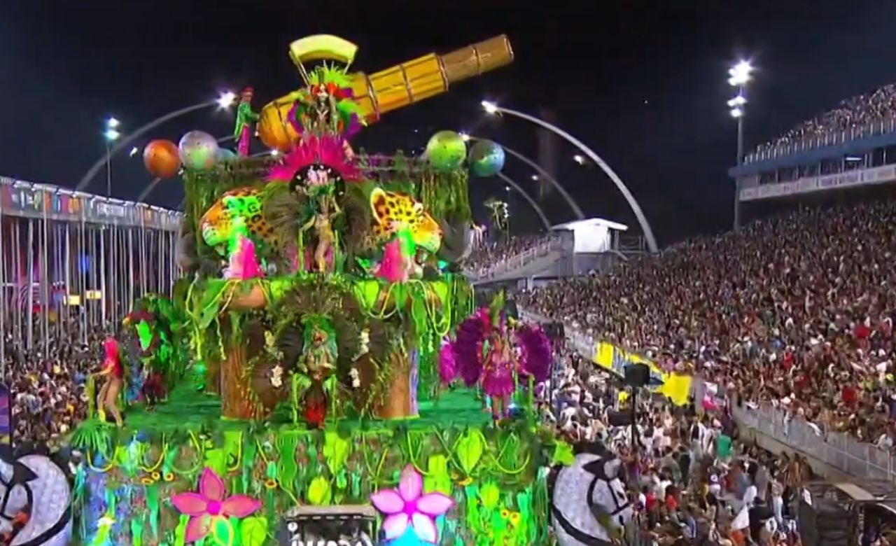Carnaval segue agitando o Brasil