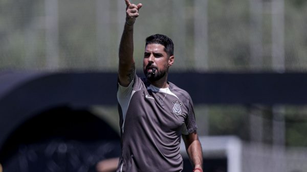 Corinthians anunciou o técnico António Oliveira