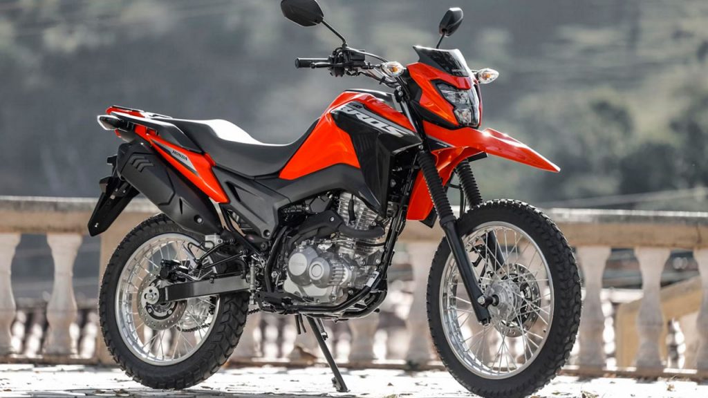 Nova Honda Bros 2025 traz LED e freios ABS; confira análise