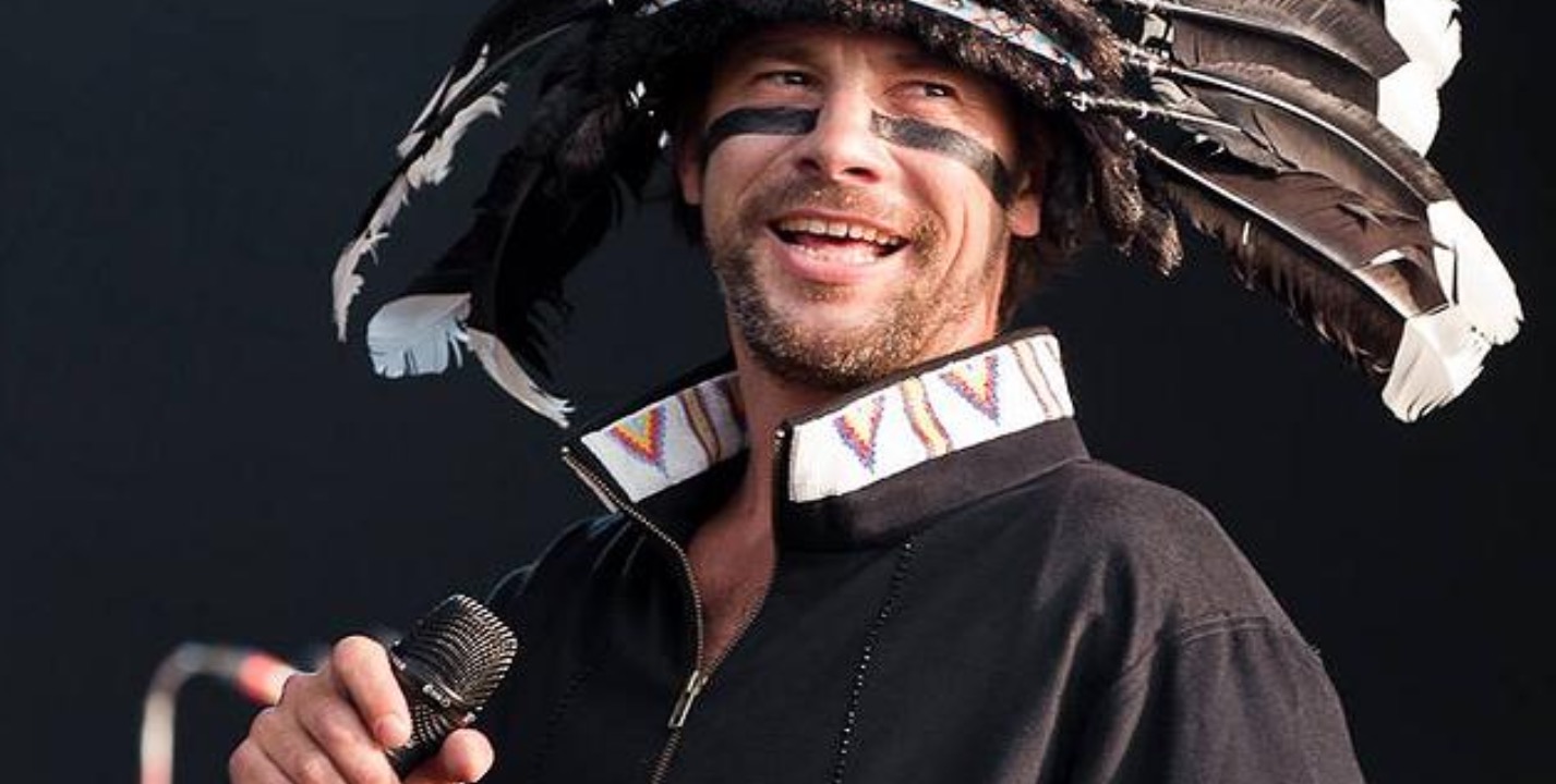 A inconfundível banda britânica Jamiroquai marca presença com seu funk pop no Rock in Rio 2026